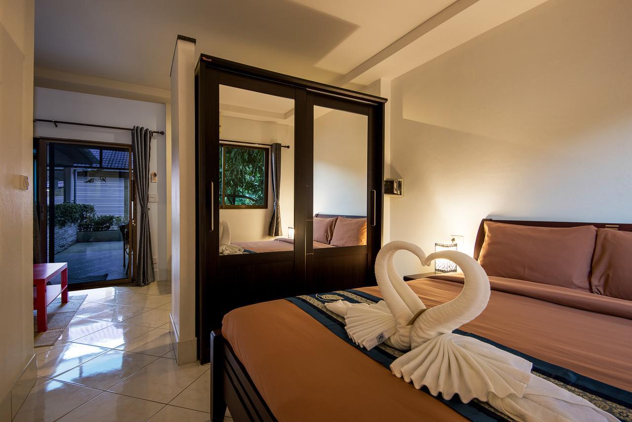 Tananza Resort & Homestay Phuket Nai Harn Exterior photo